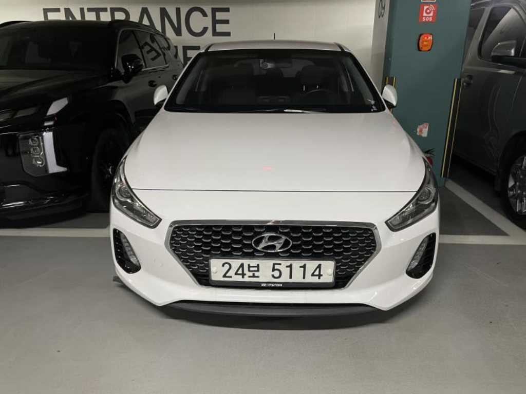HYUNDAI i30 2018 Blanco - Importación desde Corea - HF Imports Iquique - Foto 1