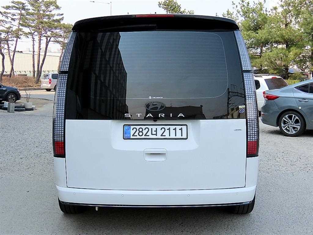 HYUNDAI Staria - Vista 4