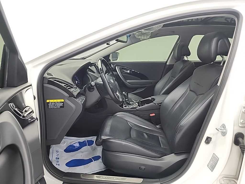 HYUNDAI Grandeur - Vista 11