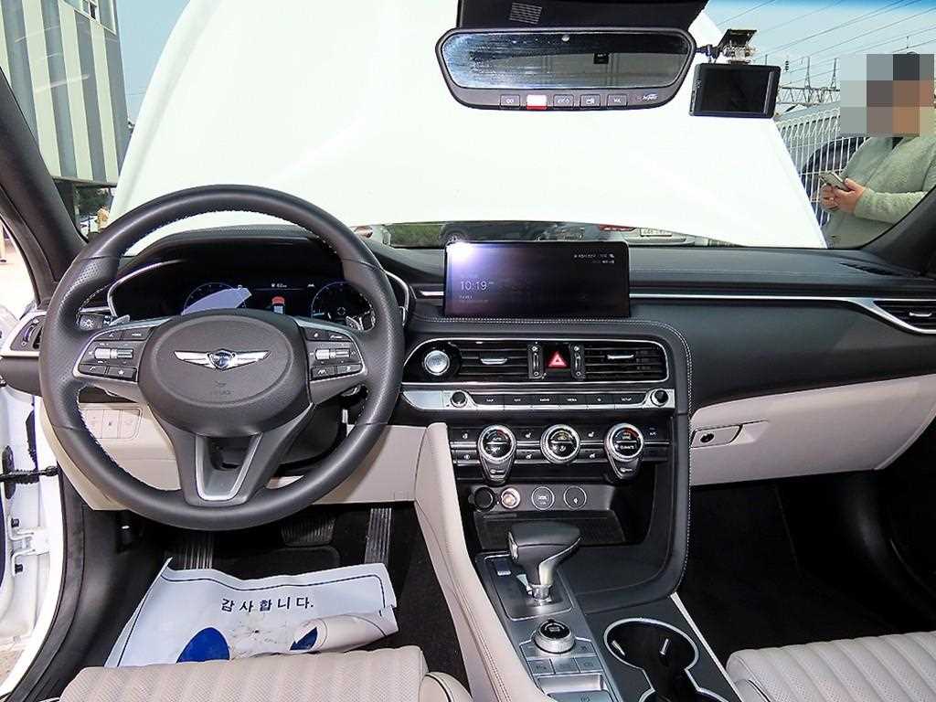 Genesis G70 - Vista 7