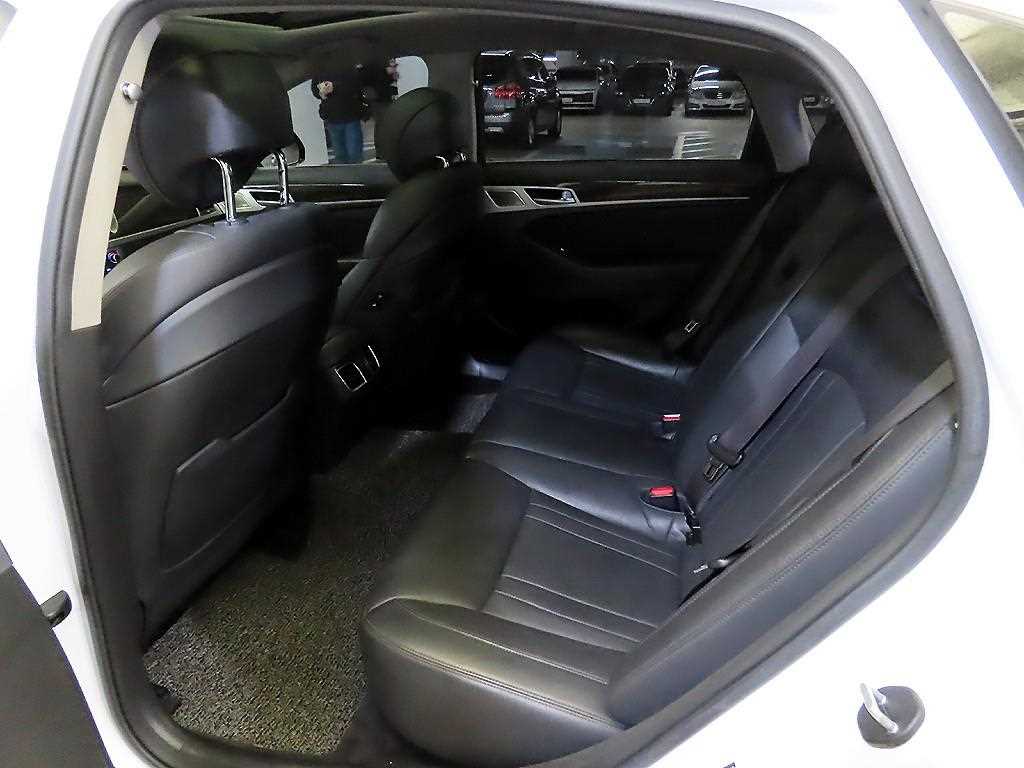 Genesis G80 - Vista 7