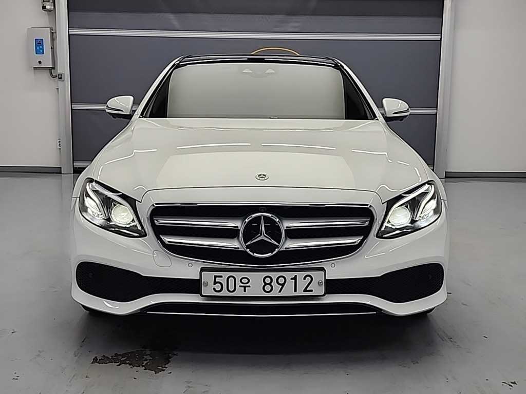 Mercedes Benz E class - Vista 2