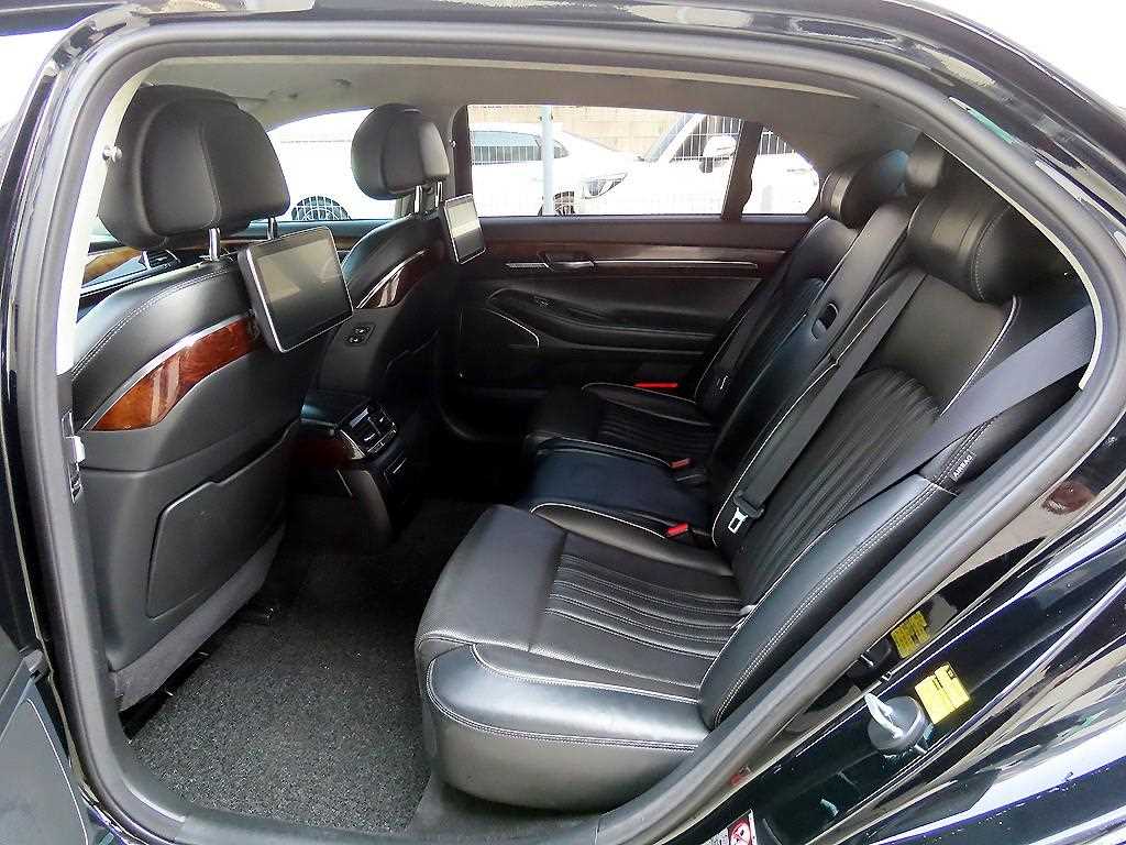 Genesis EQ900 - Vista 6