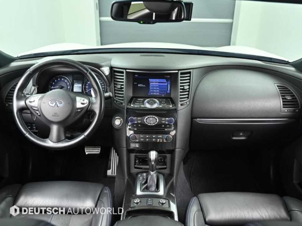 Infiniti QX - Vista 7