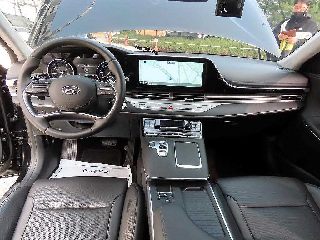 HYUNDAI Grandeur - Vista 7