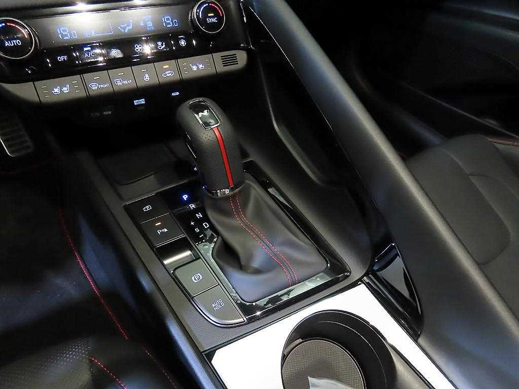 HYUNDAI Avante - Vista 12