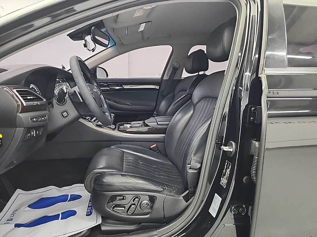 Genesis EQ900 - Vista 11