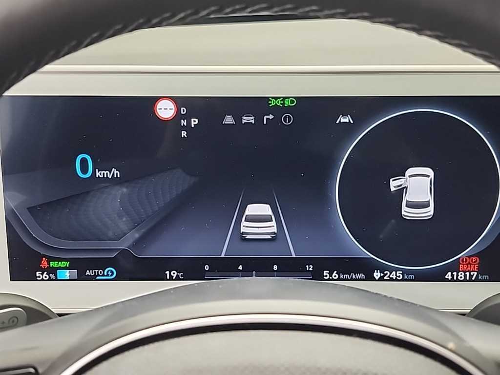 HYUNDAI Ioniq 5 - Vista 6