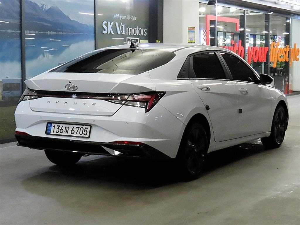 HYUNDAI Avante - Vista 4