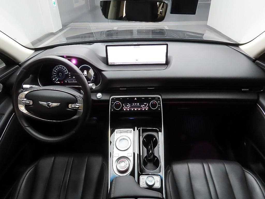 Genesis GV80 - Vista 8