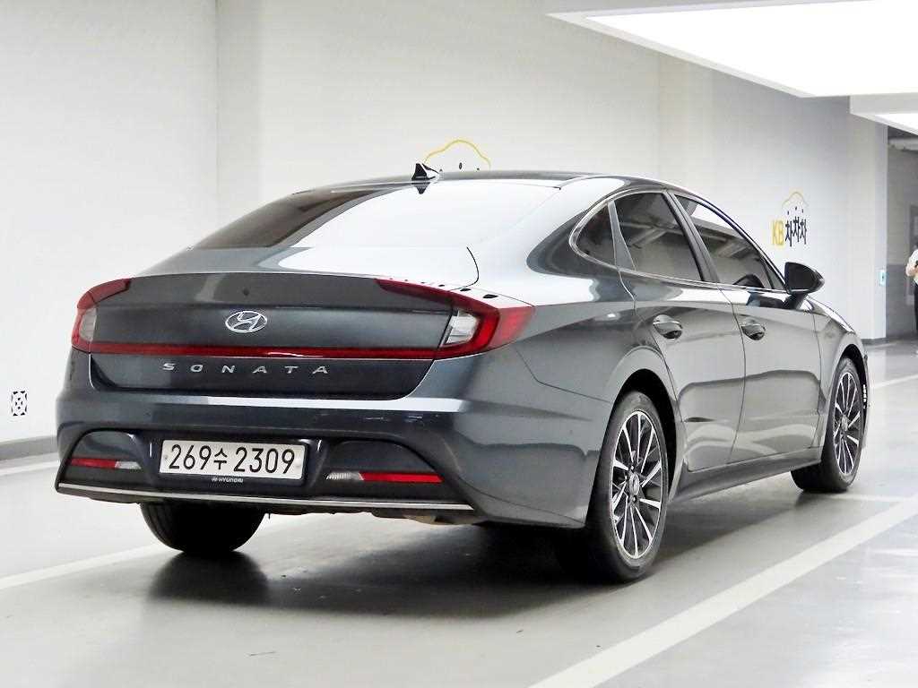 HYUNDAI Sonata - Vista 4