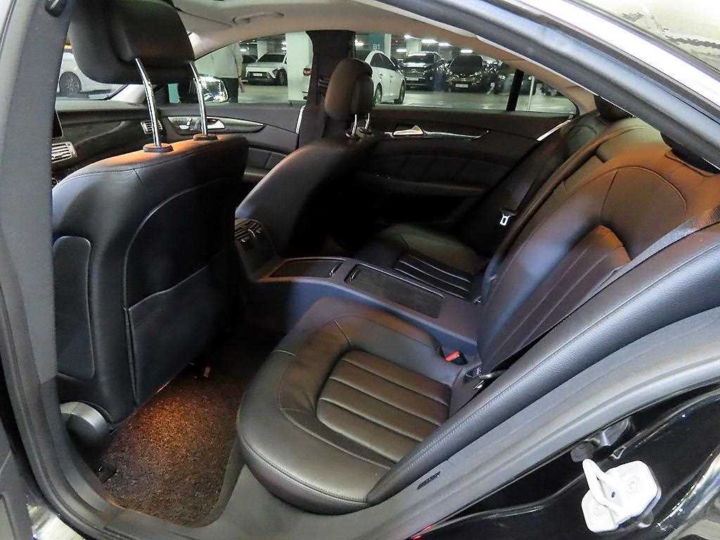 Mercedes Benz CLS Class - Vista 7