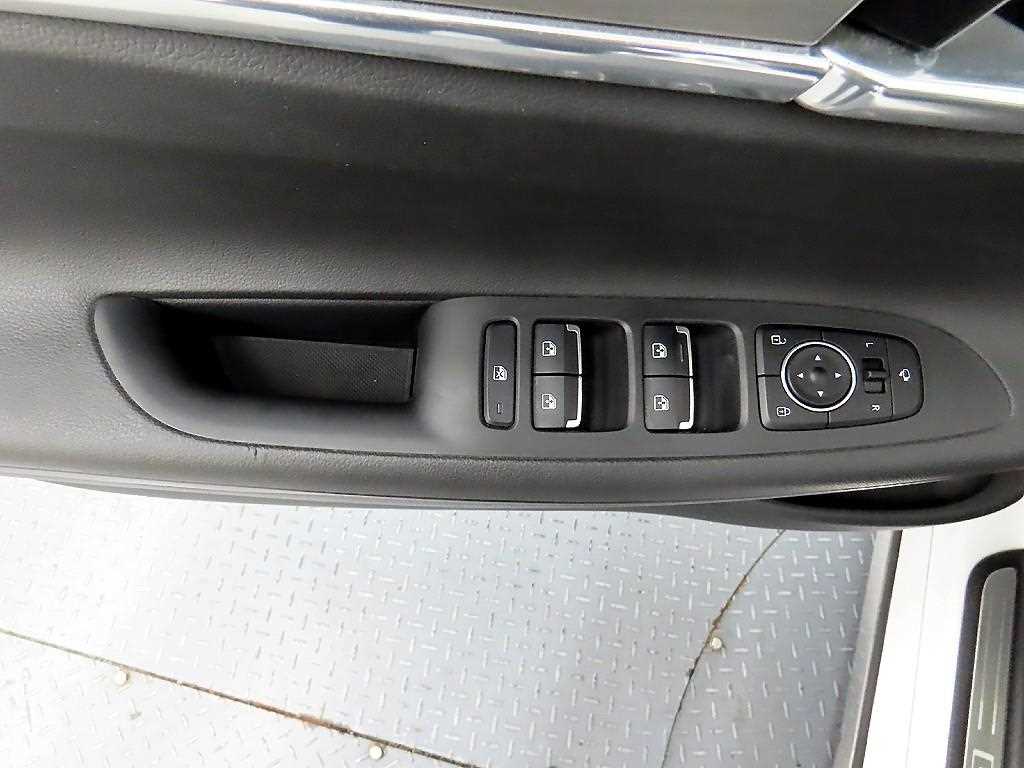 HYUNDAI Grandeur - Vista 11