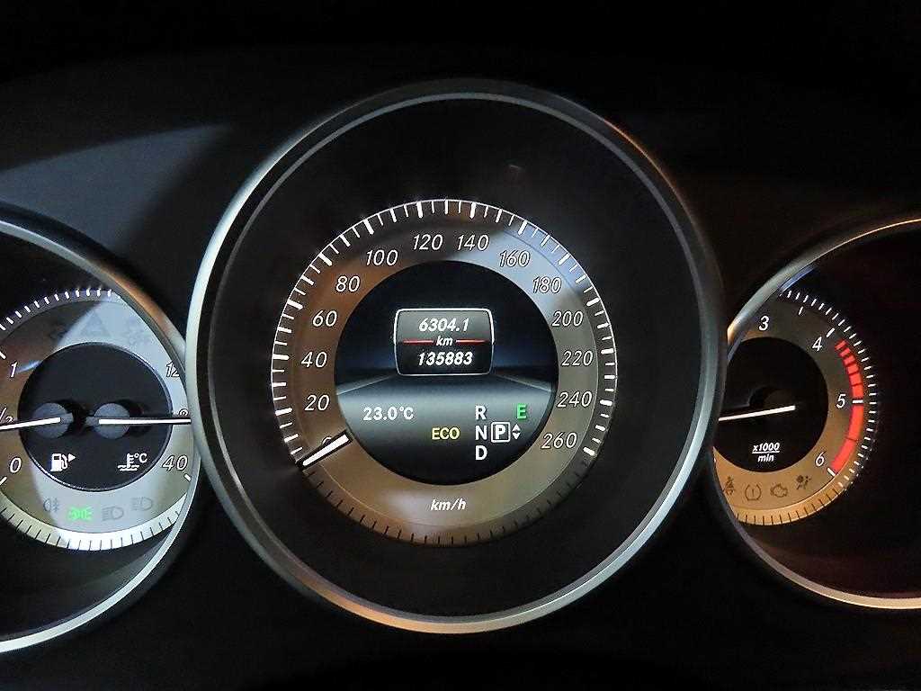 Mercedes Benz CLS Class - Vista 9