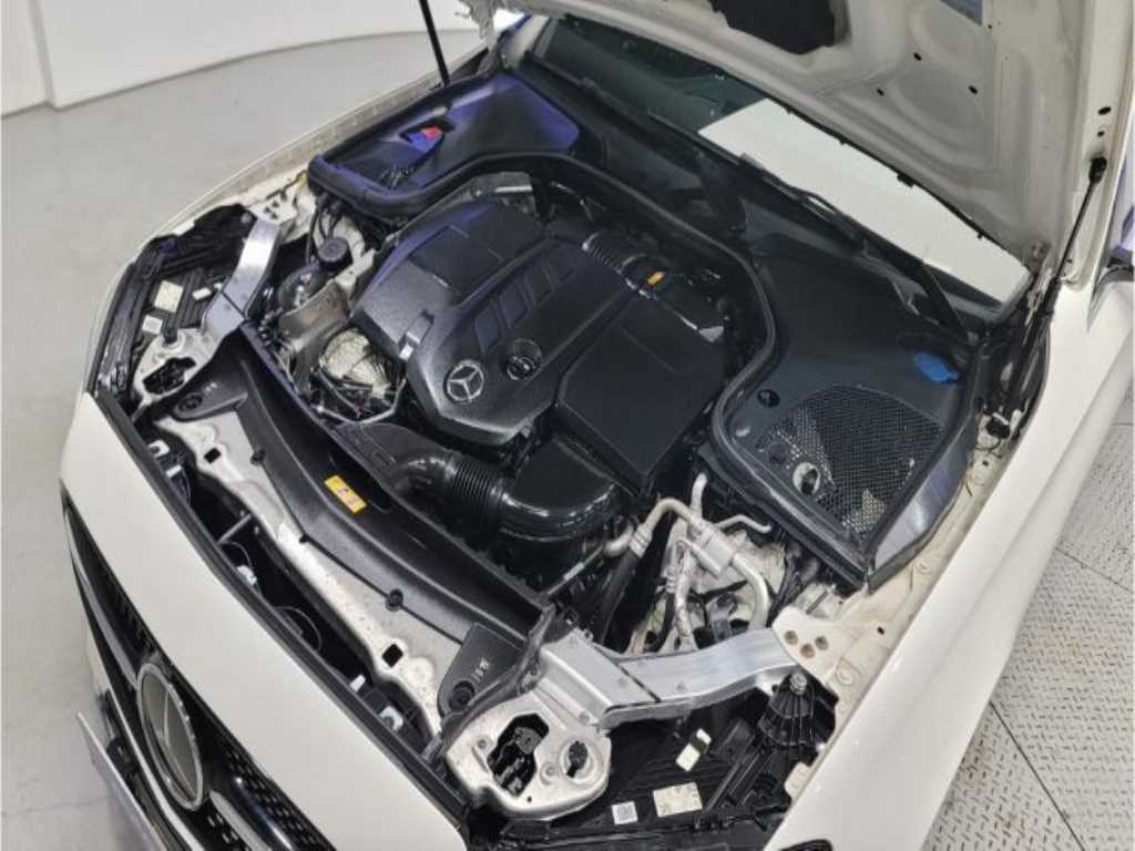 Mercedes Benz E class - Vista 7