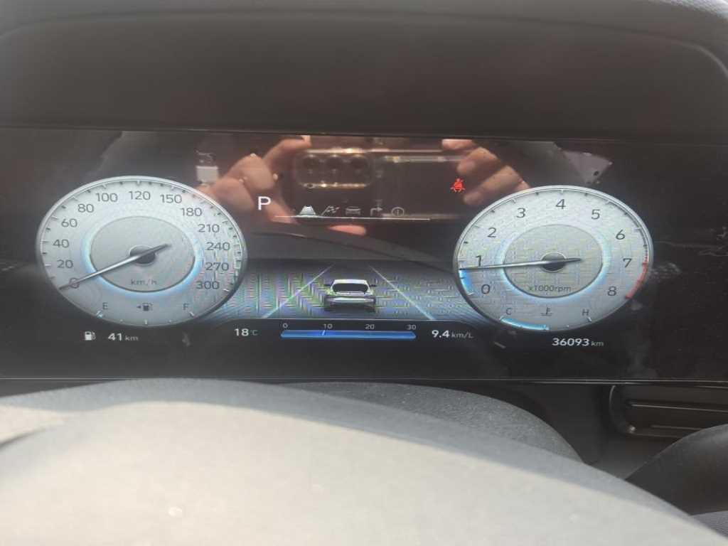 HYUNDAI Avante - Vista 11