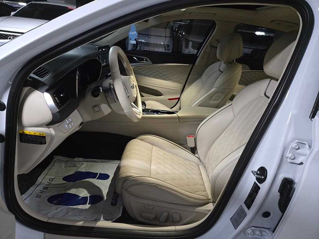 Genesis G70 - Vista 5