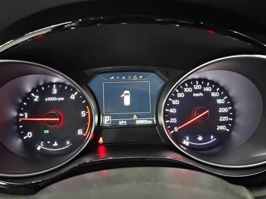 KIA Carnival - Vista 6