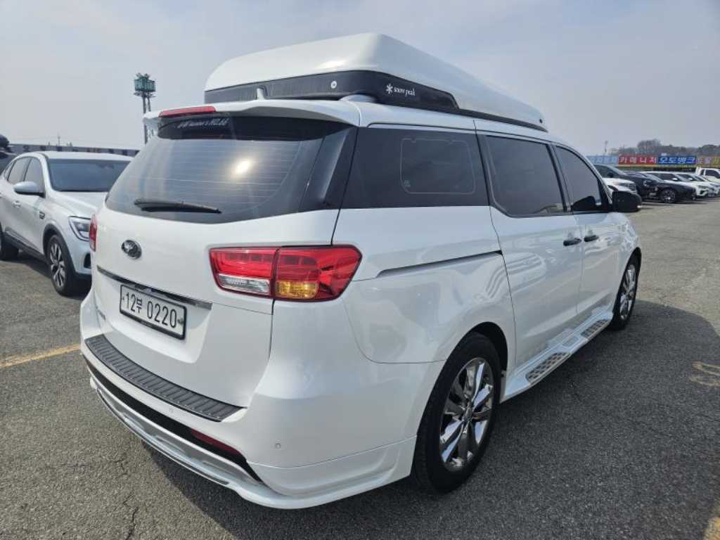 KIA Carnival - Vista 6