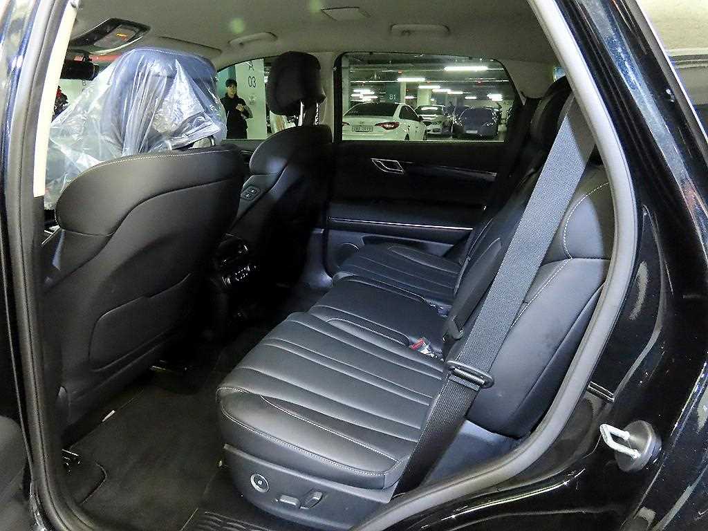 Genesis GV80 - Vista 7