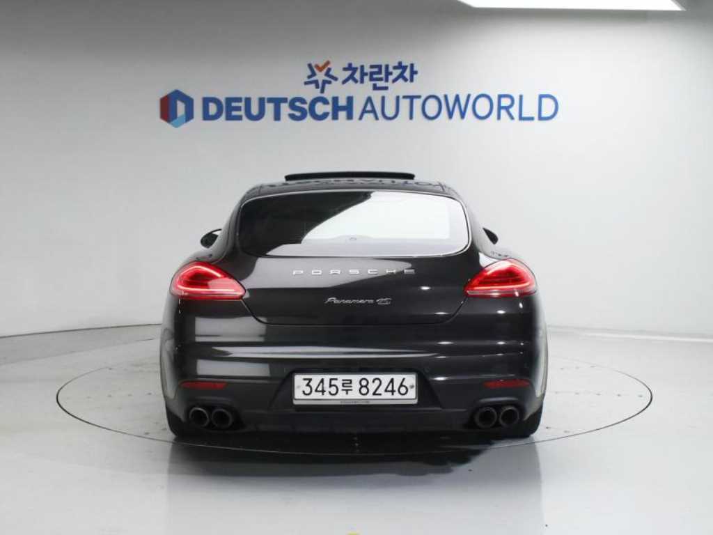 Porsche Panamera - Vista 4