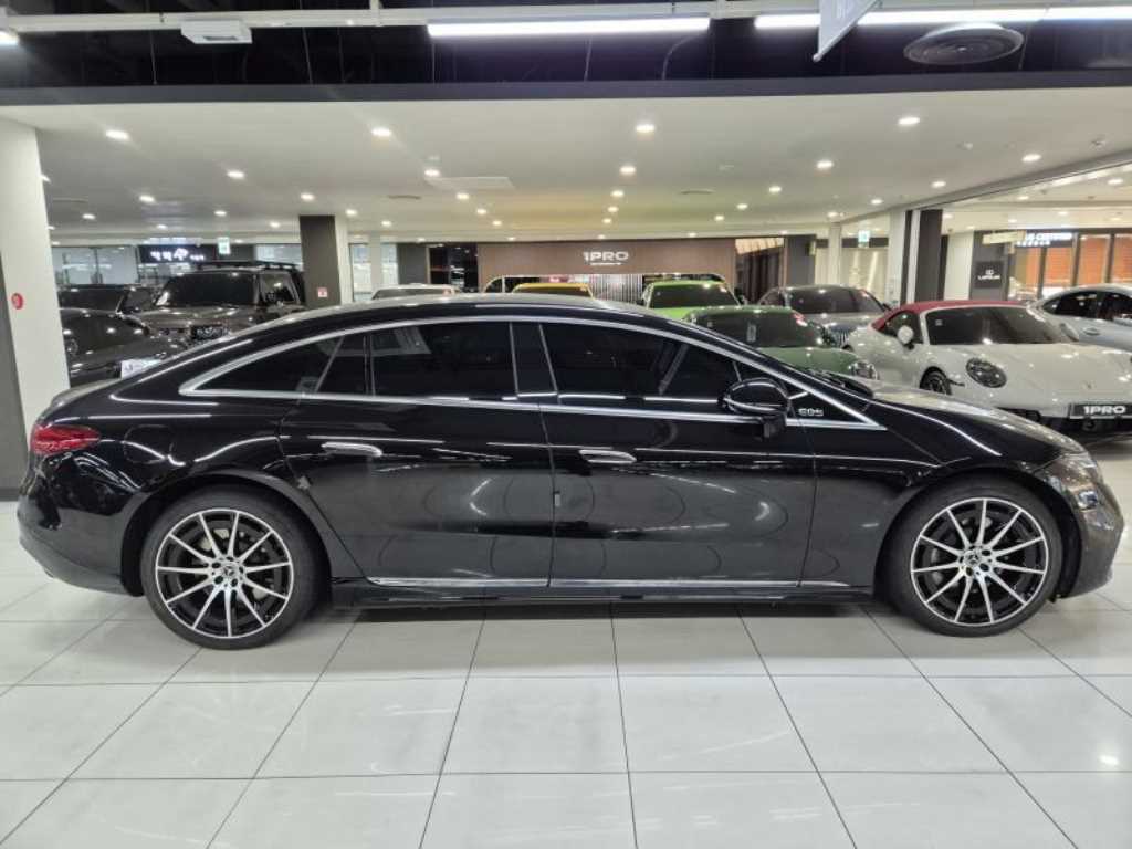 Mercedes Benz EQS - Vista 3