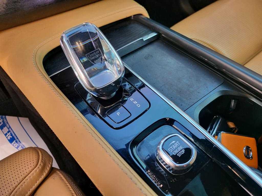 Volvo XC90 - Vista 11