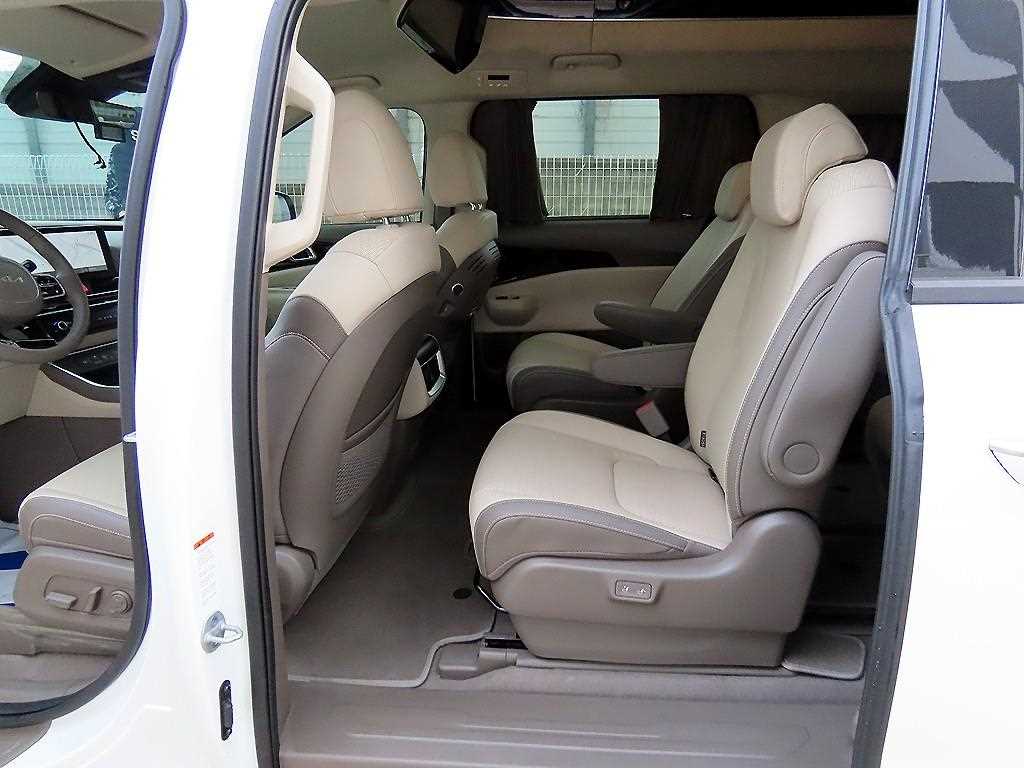 KIA Carnival - Vista 6