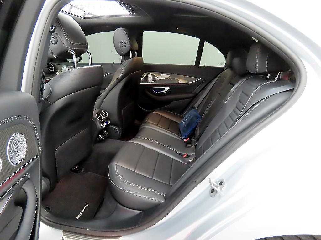 Mercedes Benz E class - Vista 6