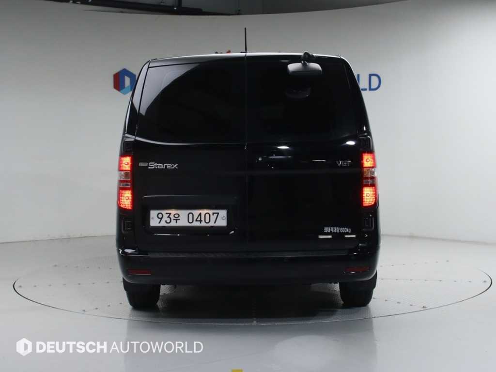 HYUNDAI Starex - Vista 4