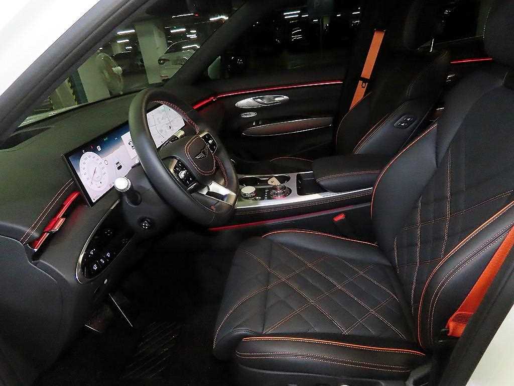 Genesis GV70 - Vista 7