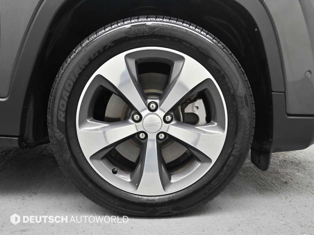 Jeep Cherokee - Vista 5