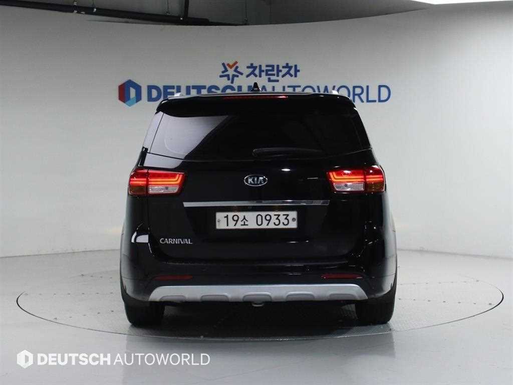 KIA Carnival - Vista 4