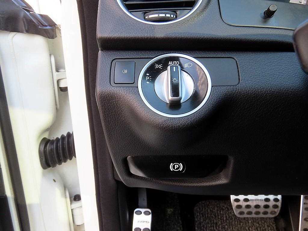 Mercedes Benz C Class - Vista 12