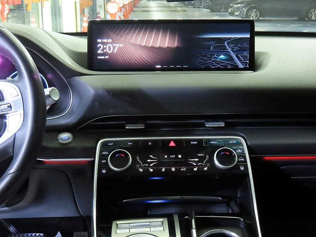 Genesis GV80 - Vista 11