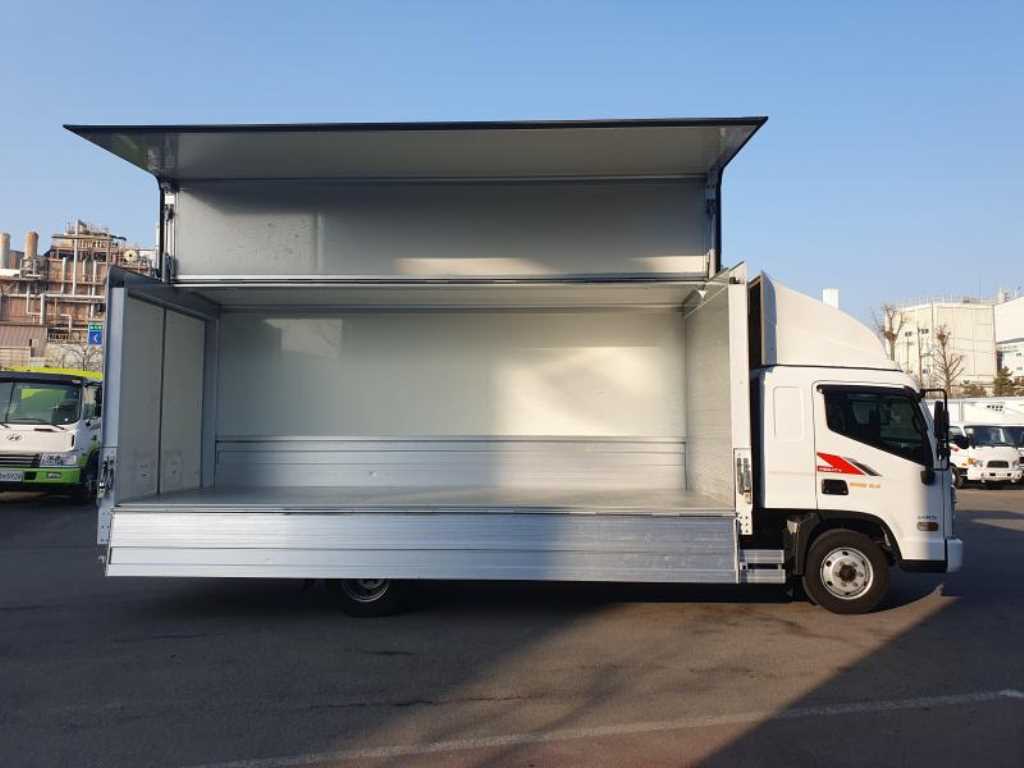 medium and large cargo truck - Vista 12