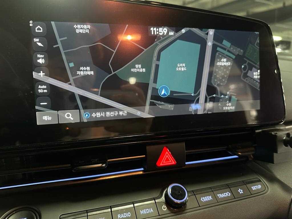 HYUNDAI Avante - Vista 12