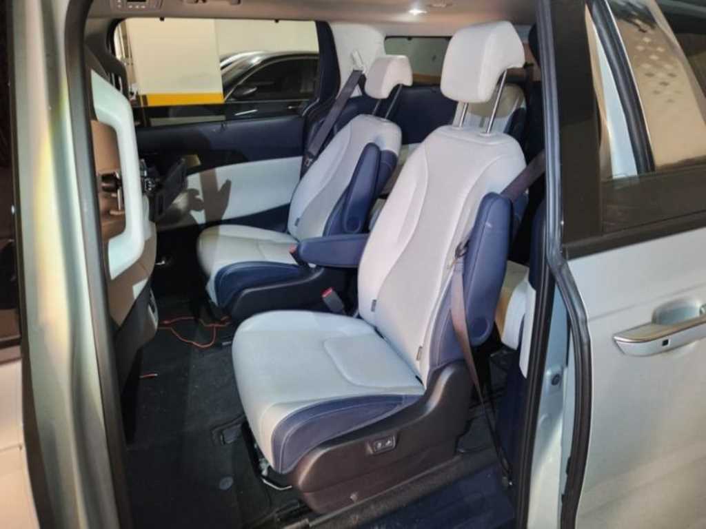 KIA Carnival - Vista 6