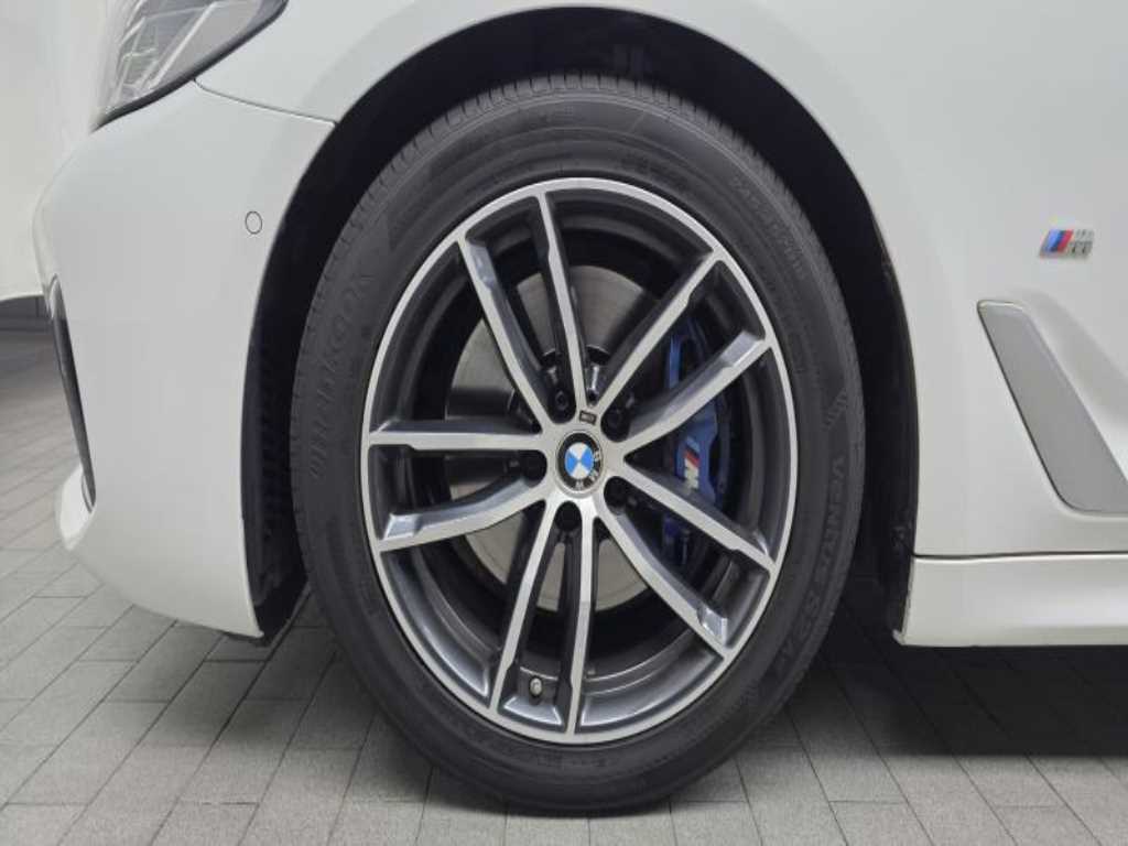 BMW 5 Series - Vista 5