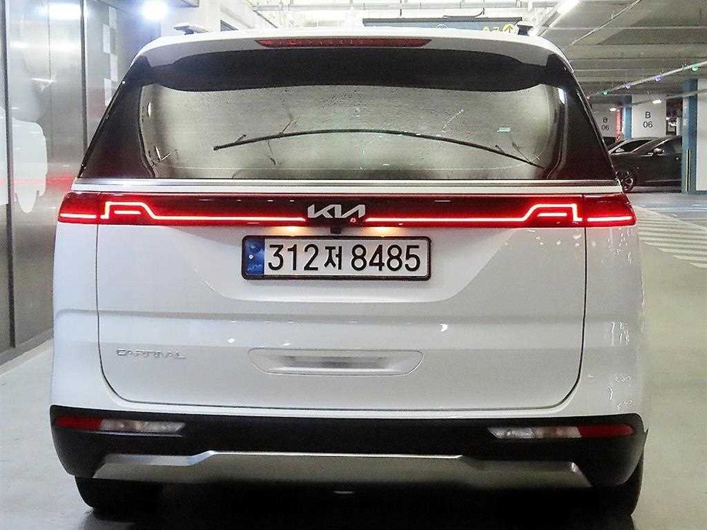 KIA Carnival - Vista 5