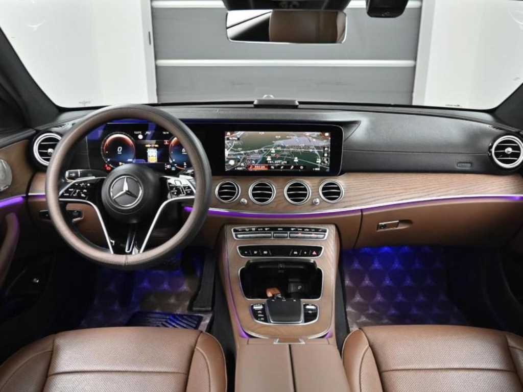 Mercedes Benz E class - Vista 7