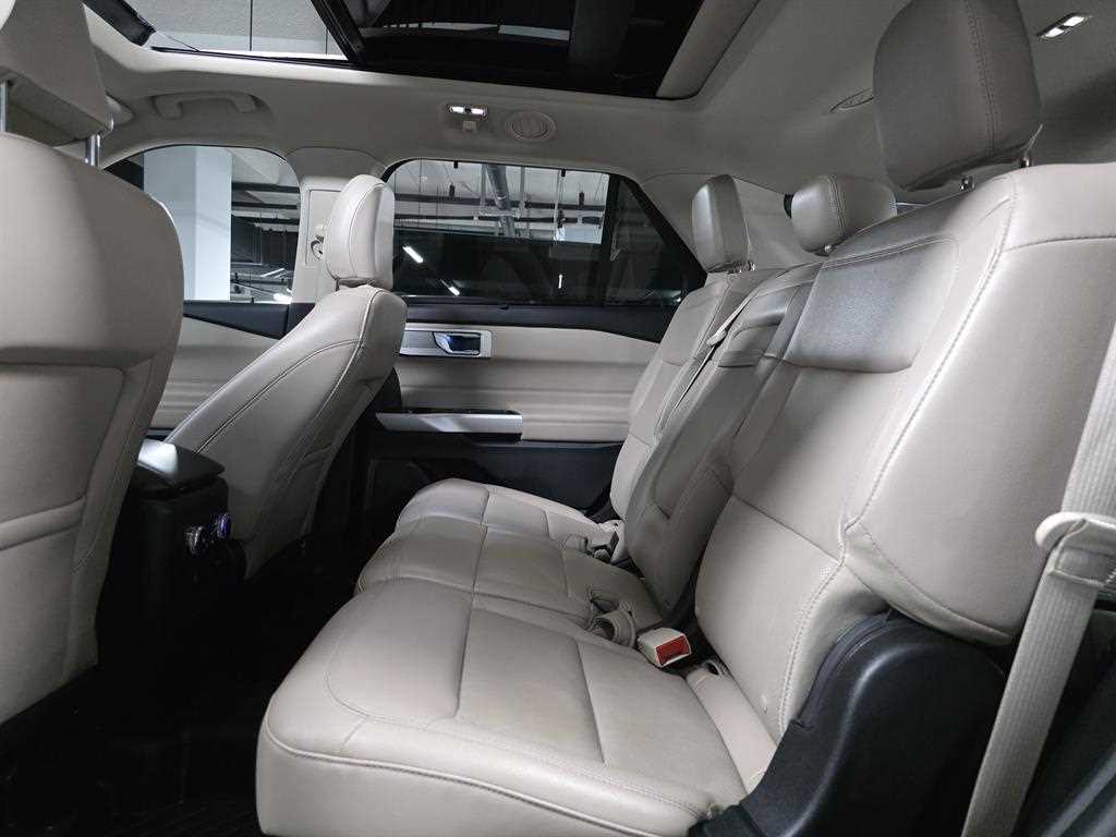 Ford Explorer - Vista 8