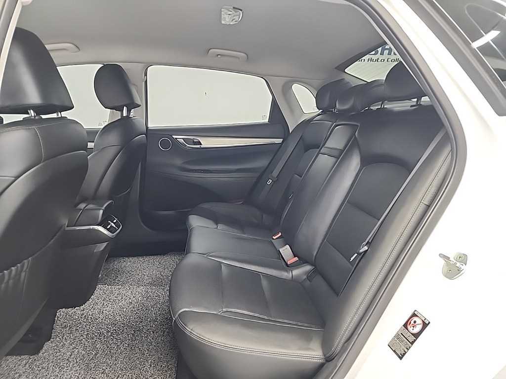 HYUNDAI Grandeur - Vista 12