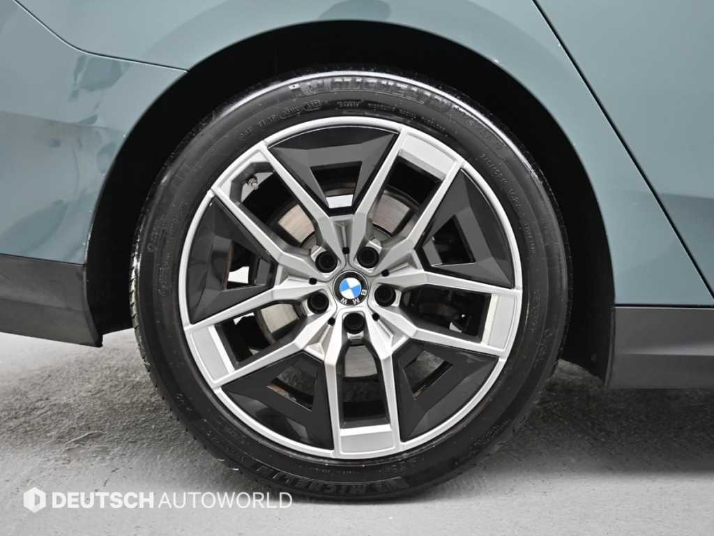 BMW 5 Series - Vista 5