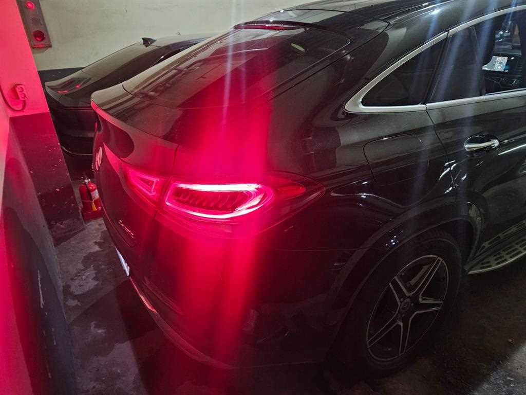 Mercedes Benz GLE Class - Vista 4