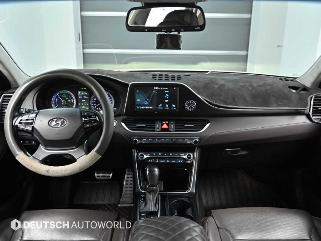 HYUNDAI Grandeur - Vista 7