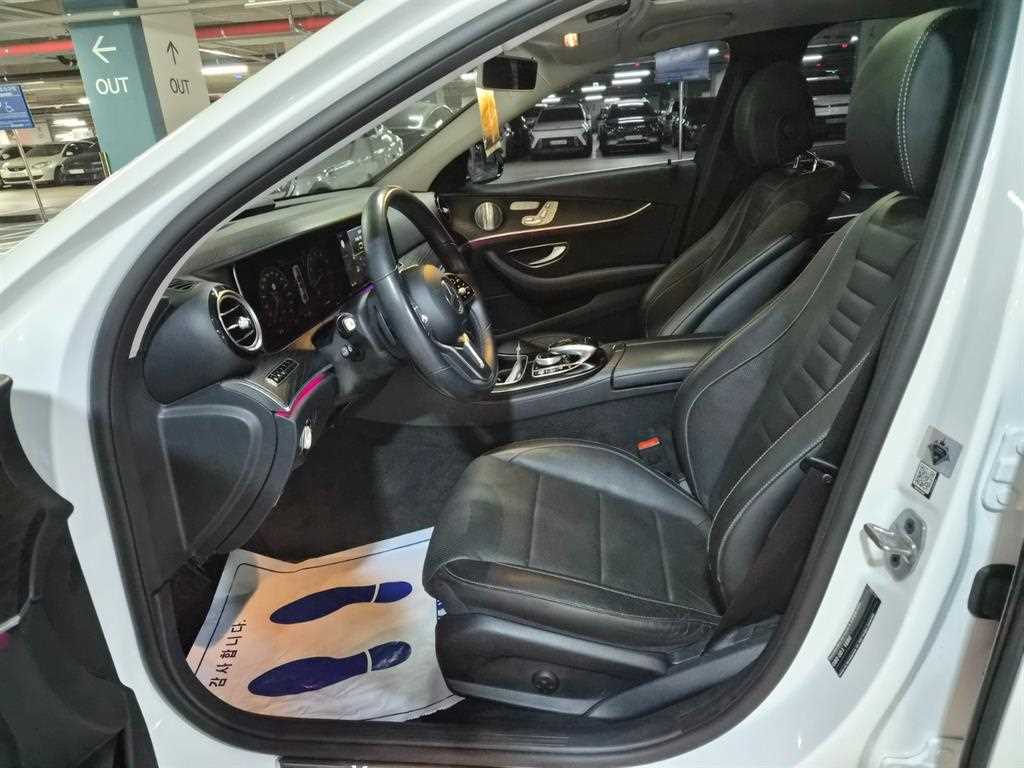 Mercedes Benz E class - Vista 6