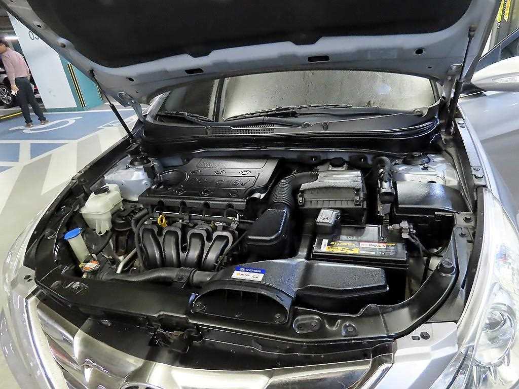 HYUNDAI Sonata 2011 Plateado - Importación desde Corea - HF Imports Iquique - Foto 18