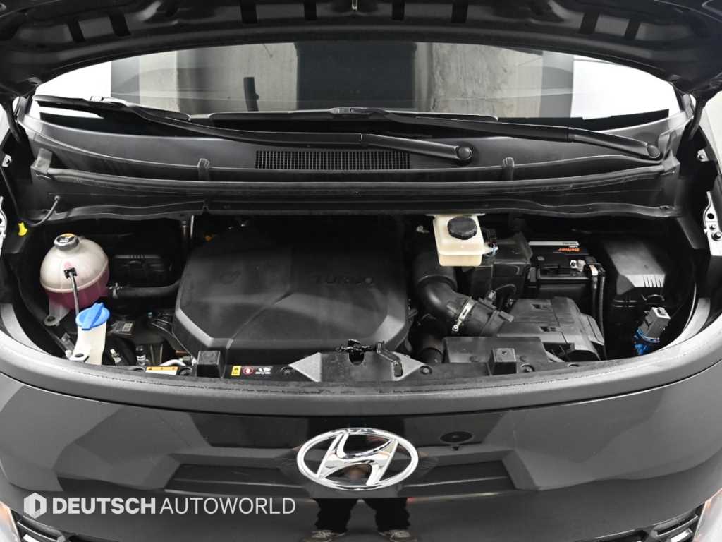 HYUNDAI Staria - Vista 6