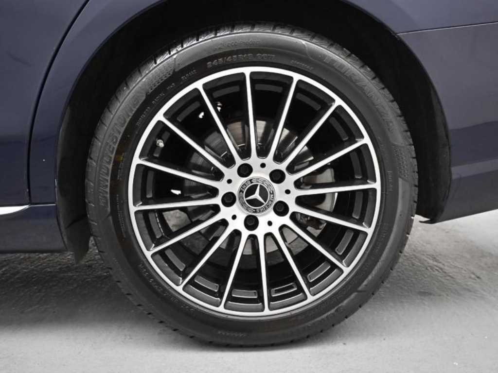 Mercedes Benz E class - Vista 5